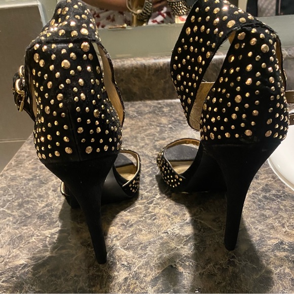 Black and gold Jessica Simpson high heeled shoes - Picture 3 of 3